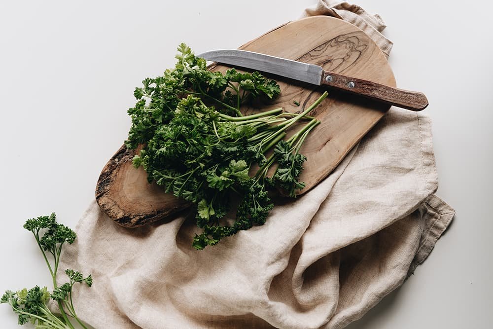 Kruiden voor in de champignonsaus