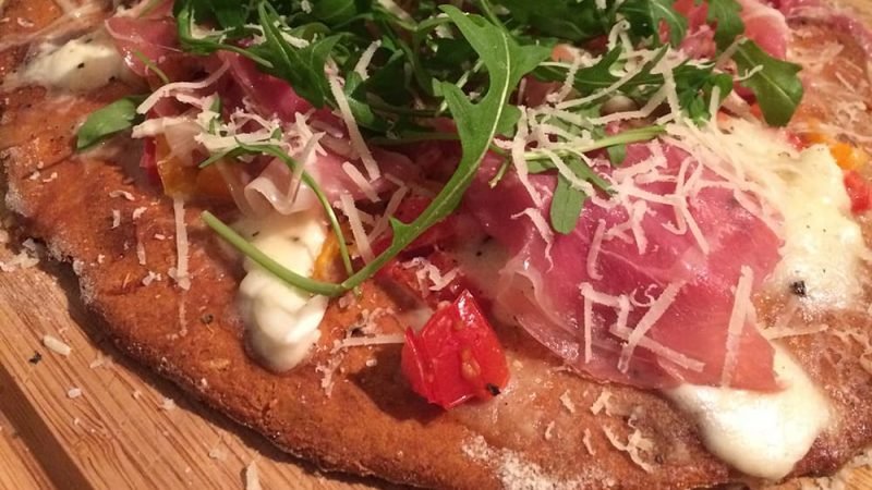 Zelf pizzadeeg maken van zoete aardappel