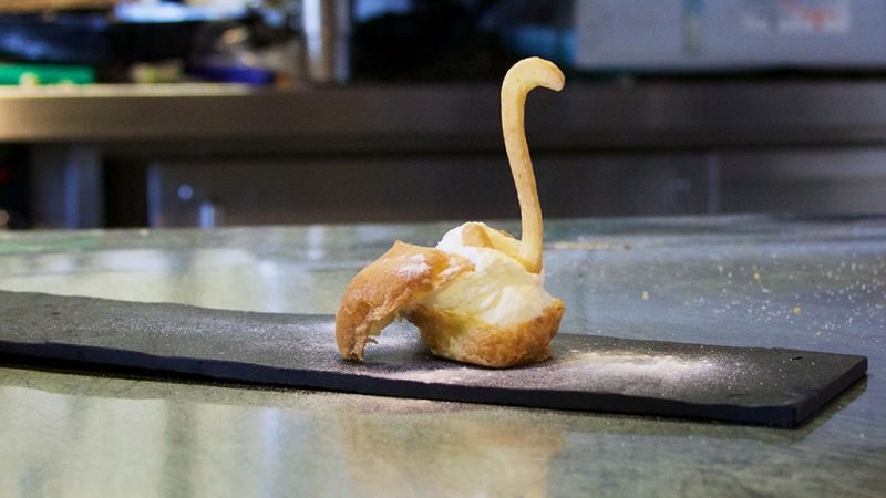 Gevuld zwaantje met slagroom