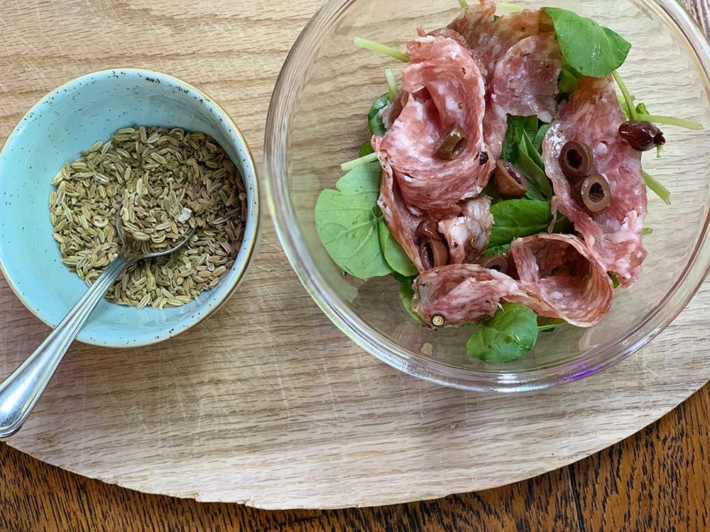 Salade met venkelsalami