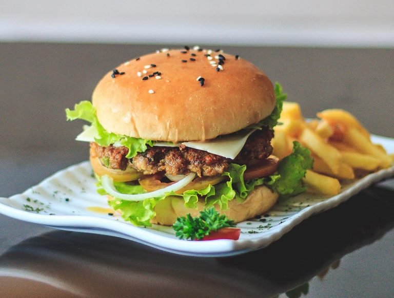 Snackbar burger 2 768x582