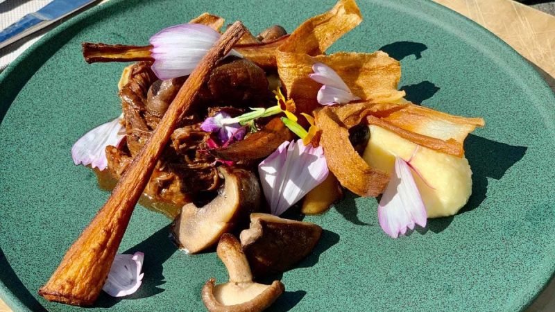 Ossenstaart met pastinaak