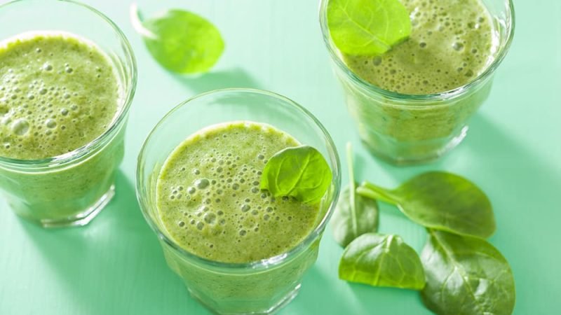 Hangover smoothies met spinazie en vers fruit