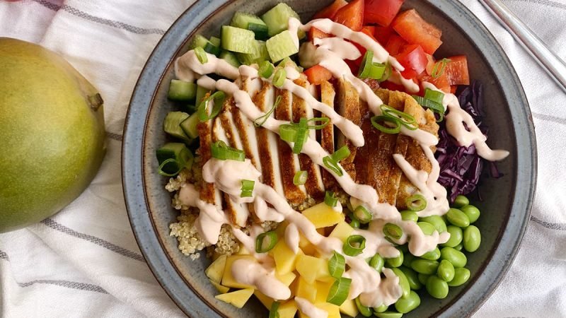 Poke bowl met crispy chicken