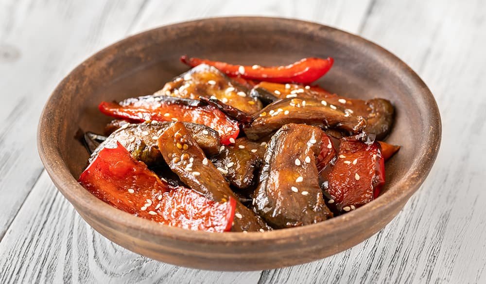 Gewokte teriyaki aubergine met paprika