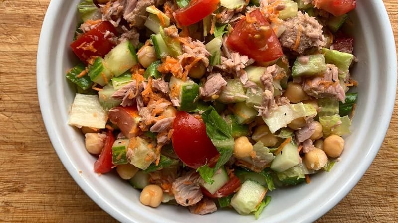 Kikkererwtensalade met tonijn