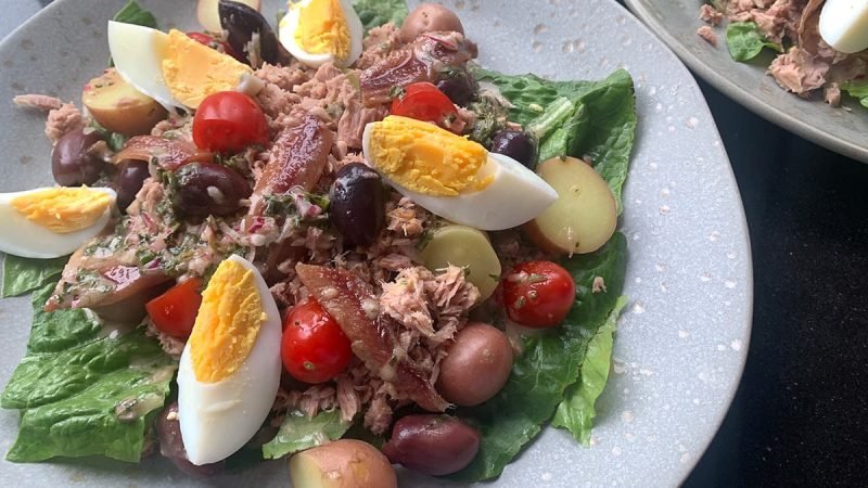 Salad nicoise met ansjovis en tonijn