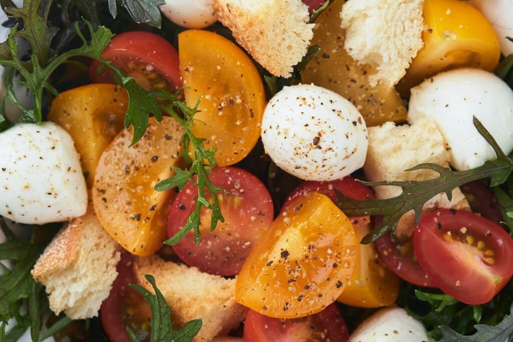 Toscaanse Panzanella met rucola