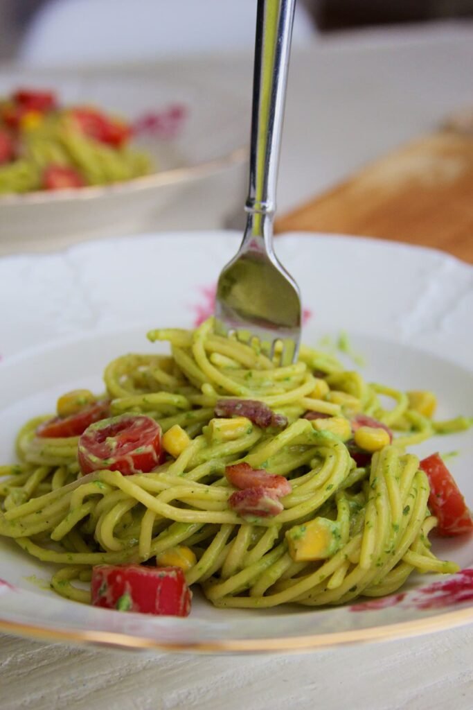 Pasta met avocadosaus