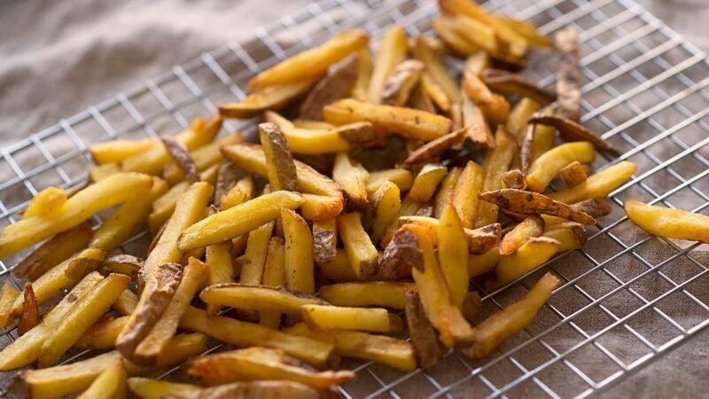 Verschillende manieren van het bereiden van aardappelen- frietjes