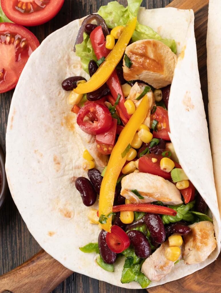 Mexicaanse kip wraps opgevouwen