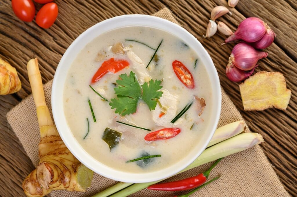 Thaise kippensoep met kokos (tom kha kai)
