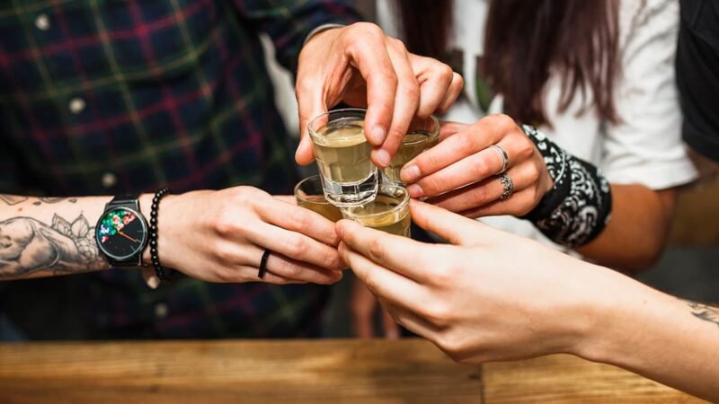 Apfelkorn shotjes met vrienden