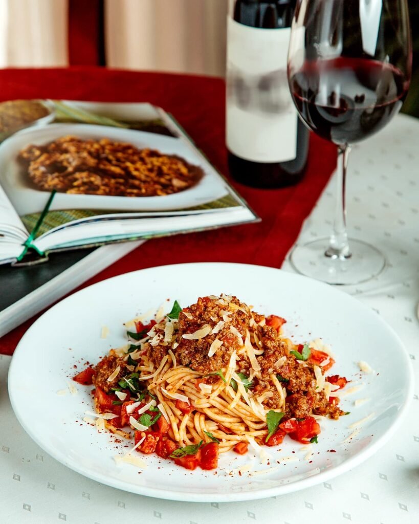 spaghetti bolognese en rode wijn