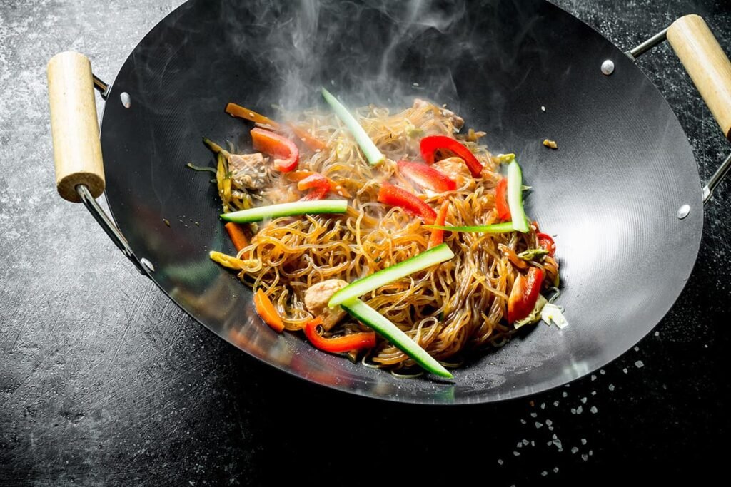 Roerbakken in een wok