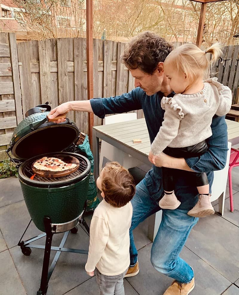 Veilig koken met kinderen pizza bakken