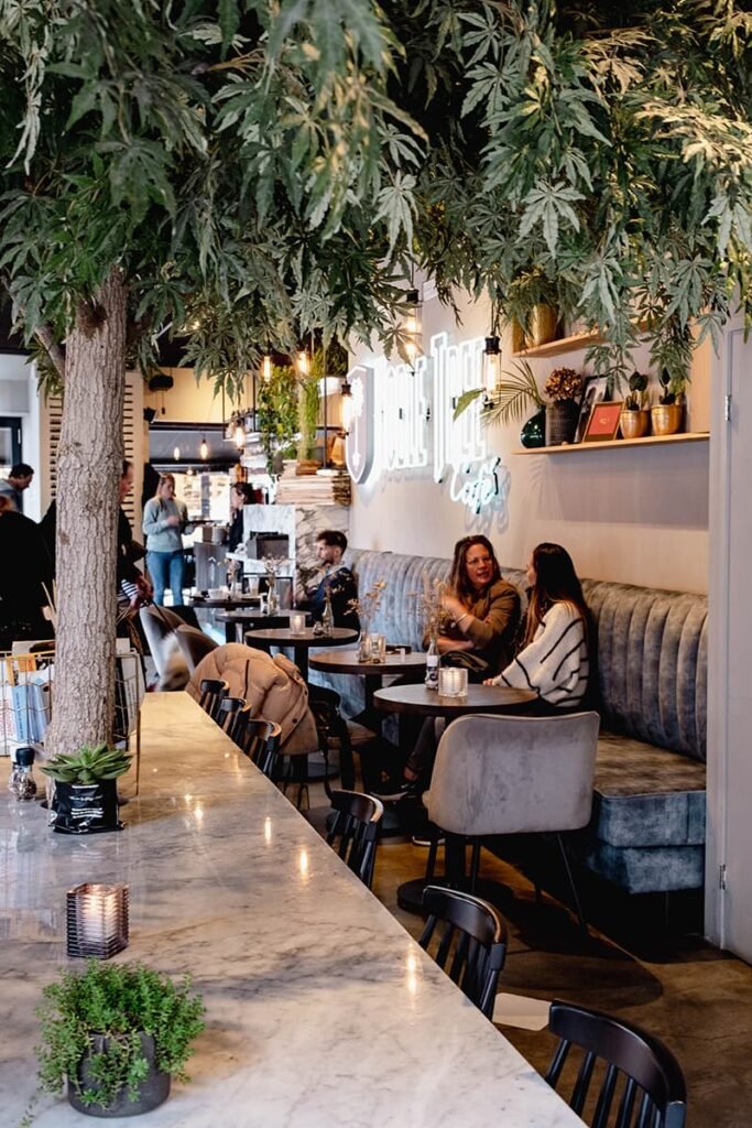Gezellig interieur bij Noble Tree in Zandvoort aan Zee