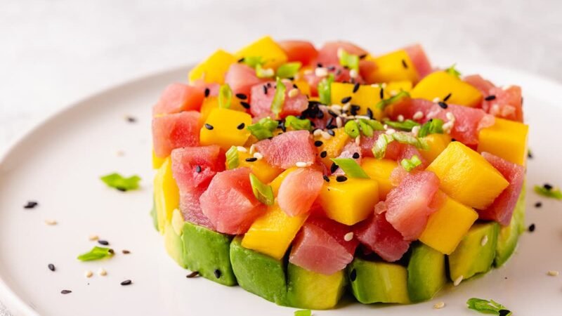 Tonijn tartaar avocado, mango