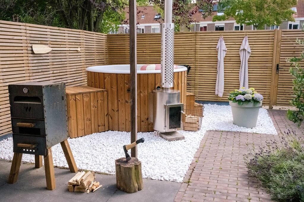 Houtgestookte pizzaoven in de achtertuin