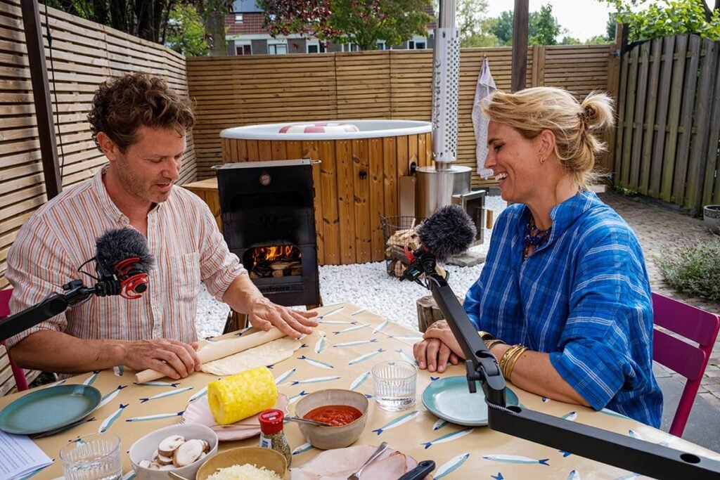 Pizza Caroline pizzadeeg uitrollen