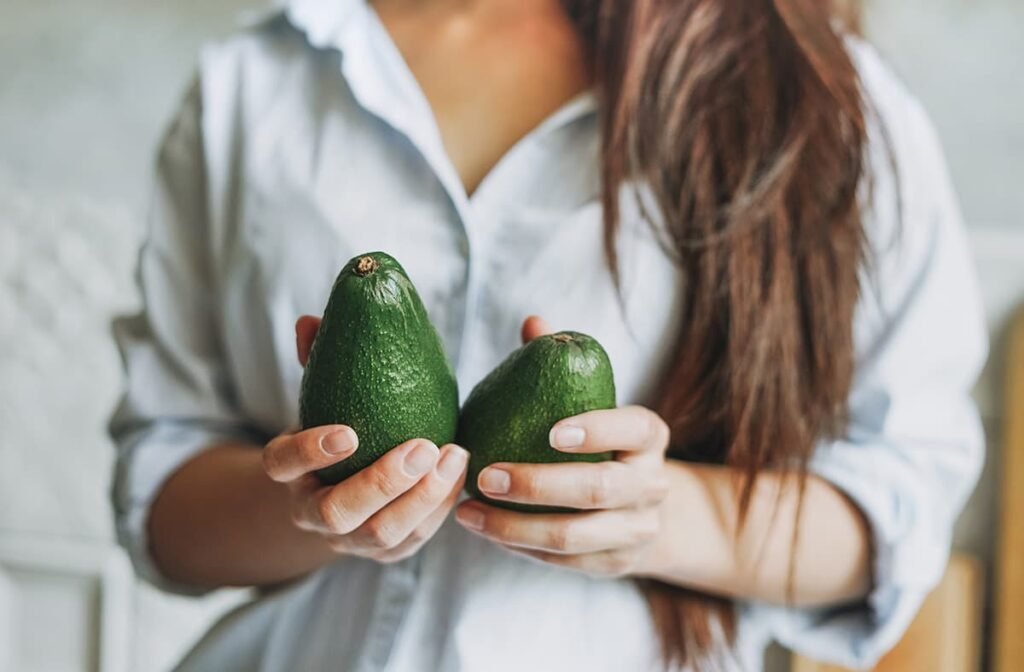 Avocado bekijken of deze rijp is