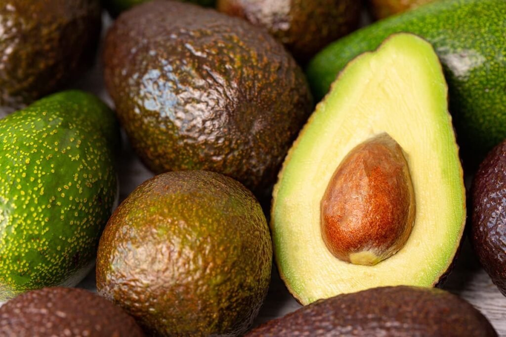 Opengesneden avocado