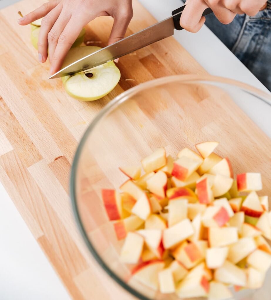 Appel in blokjes snijden
