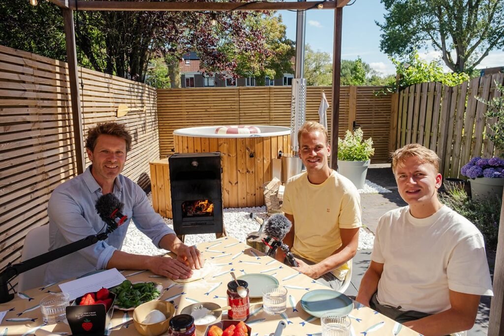 Dessert pizza met aardbeien maken tijdens de podcast Eet Zaken 