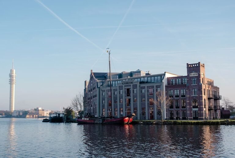 Uitzicht in de Zaanbocht vanaf Hemels Wormerveer 768x517