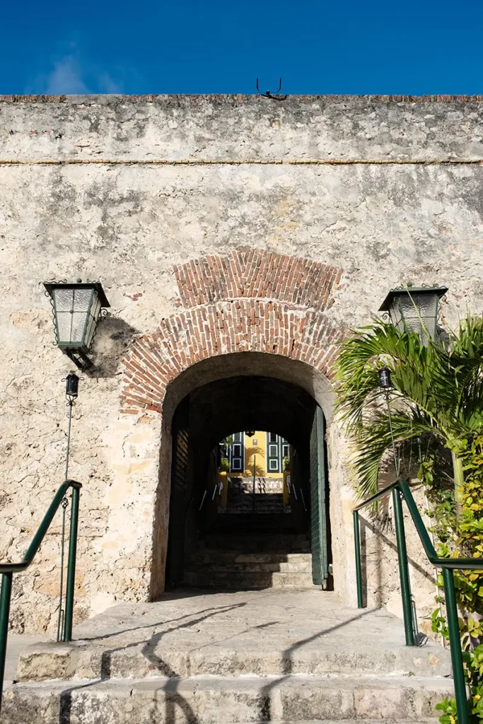 Entree van Fort Nassau Willemstad