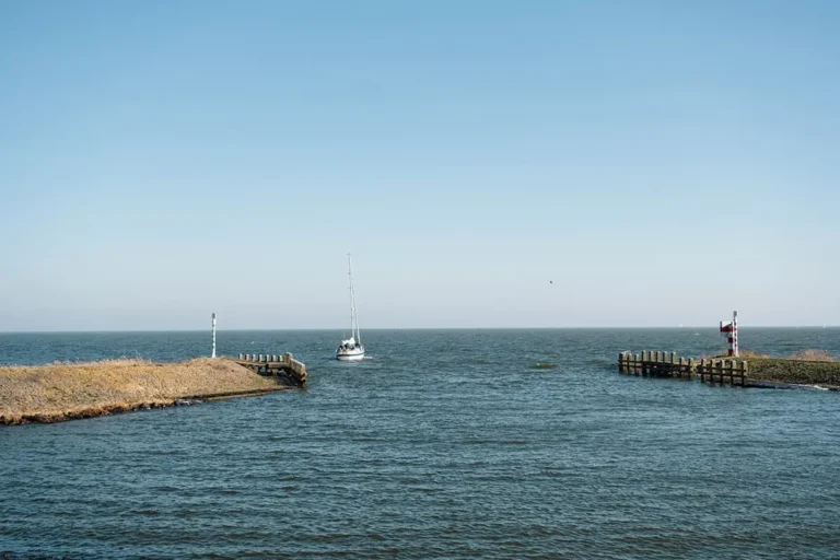 Aan de haven van Medemblik ligt Shun 768x512