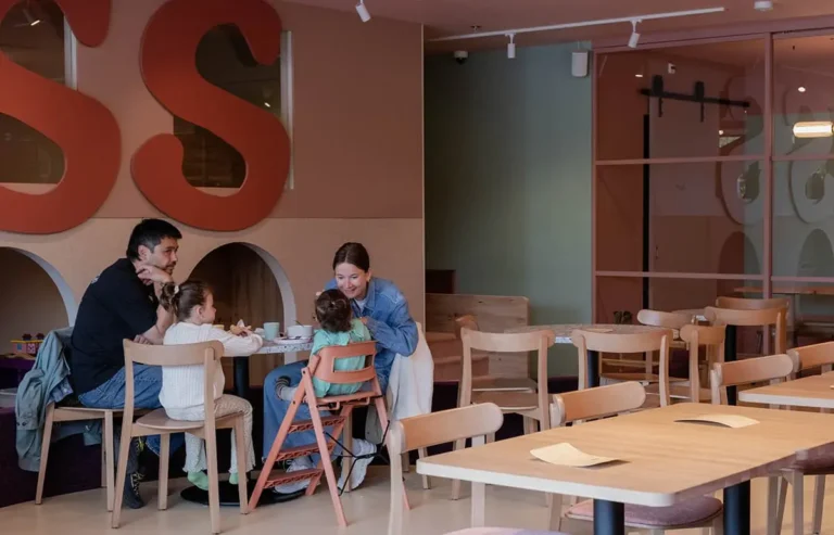 Bliss kidscafe waar aan ouders en kinderen gedacht wordt 768x493